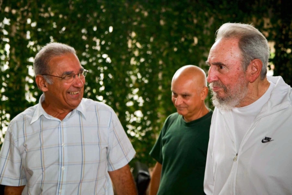 Image: Cuban former President Fidel Castro visits National Center of Scientific Research